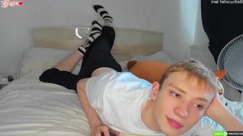 felixcurt online show from August 13, 10:29 am