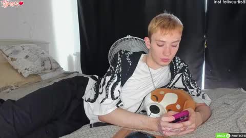 felixcurt online show from August 14, 9:24 am