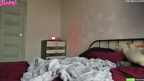 felixcurt online show from September 8, 10:22 am