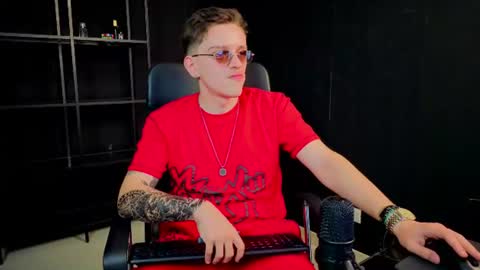 FelixStark online show from August 12, 2:52 pm