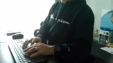 femdomsubby online show from June 15, 5:38 am