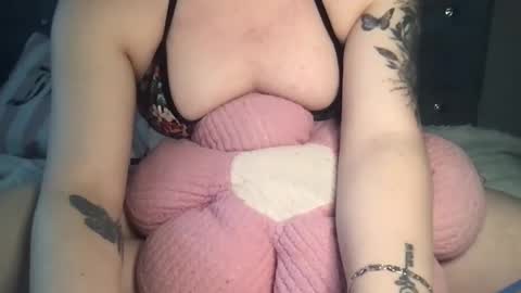     online show from May 6, 10:22 pm