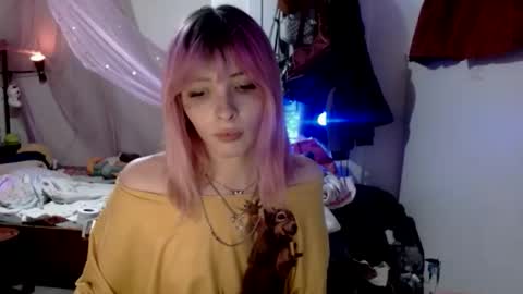fempue online show from March 25, 8:42 am
