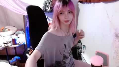 fempue online show from March 27, 1:21 am