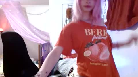 fempue online show from March 30, 7:22 am