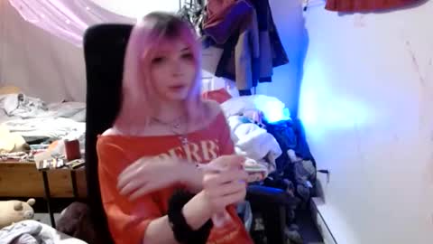 fempue online show from March 30, 8:28 am