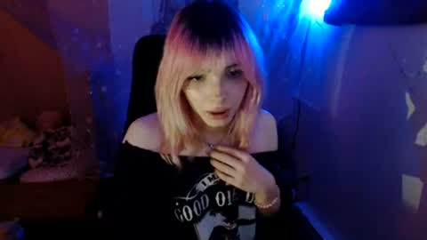 fempue online show from April 3, 9:17 am