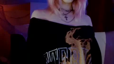 fempue online show from April 4, 6:51 am