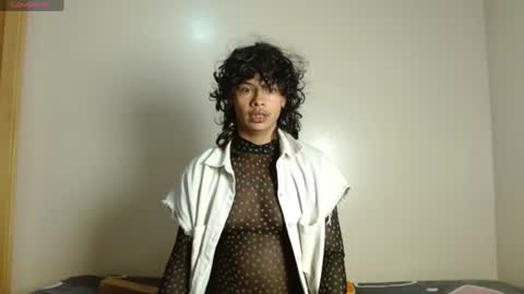 Fenix  Read my bio before to chat  online show from July 22, 9:17 pm