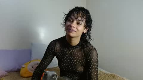 Fenix  Read my bio before to chat  online show from August 17, 7:08 pm