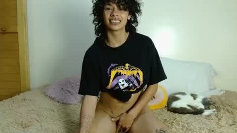 Fenix  Read my bio before to chat  online show from August 17, 9:20 pm