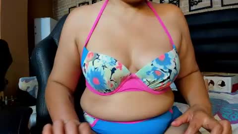 fer_florez online show from August 12, 4:53 pm