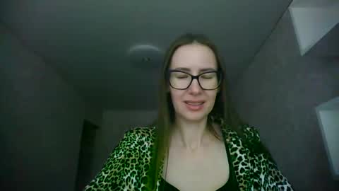 feraliss online show from May 28, 11:02 am