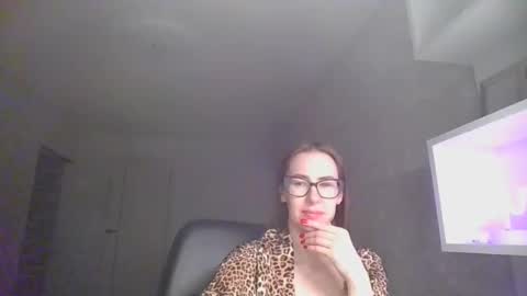 feraliss online show from May 30, 9:05 pm