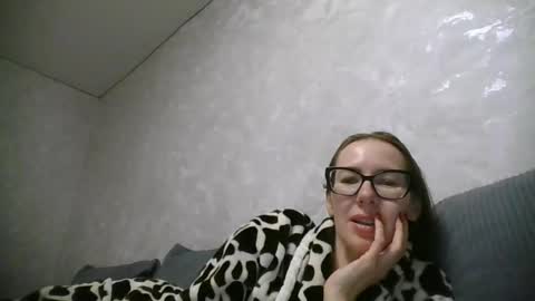 feraliss online show from June 15, 9:13 pm