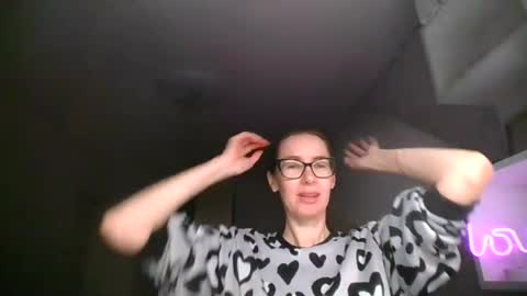 feraliss online show from June 19, 3:56 pm