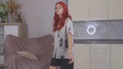 feralmacaron online show from August 7, 10:59 am