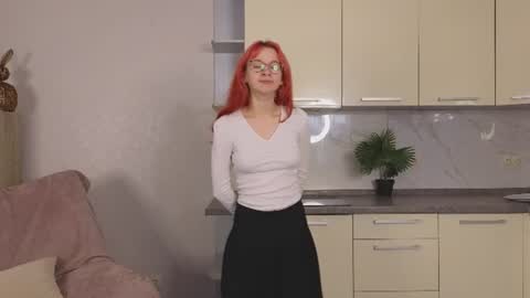 feralmacaron online show from August 10, 8:49 am