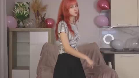 feralmacaron online show from August 15, 12:20 pm