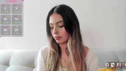 fernanda  online show from August 24, 4:25 pm