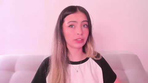 fernanda  online show from August 27, 3:42 pm