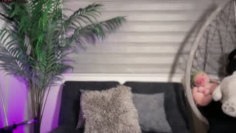 fernanda online show from August 7, 3:28 am
