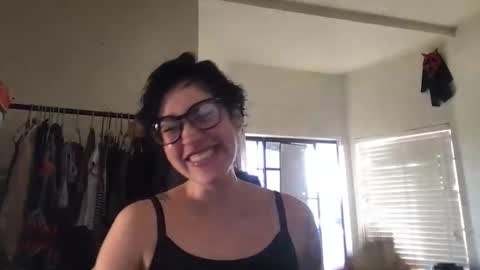 fgsammie online show from April 29, 1:41 am