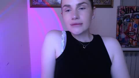 Mia online show from July 26, 11:59 am