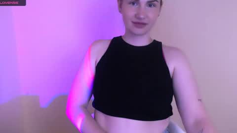 Mia online show from July 28, 10:43 am