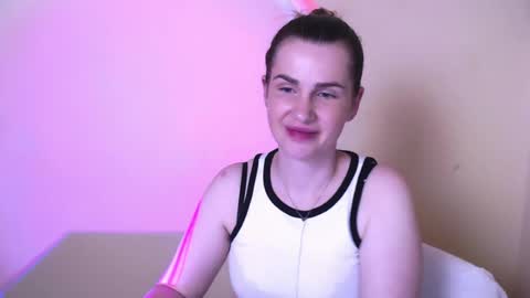 Mia online show from July 29, 5:20 pm