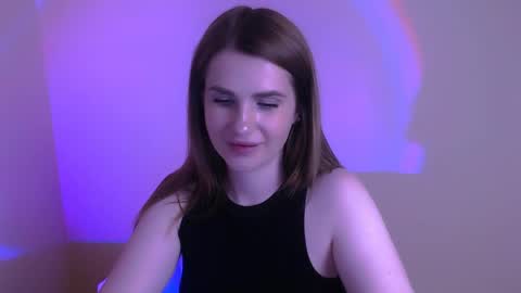 Mia online show from July 31, 12:11 pm