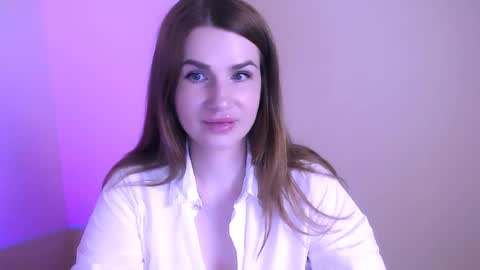 Mia online show from August 3, 10:00 am