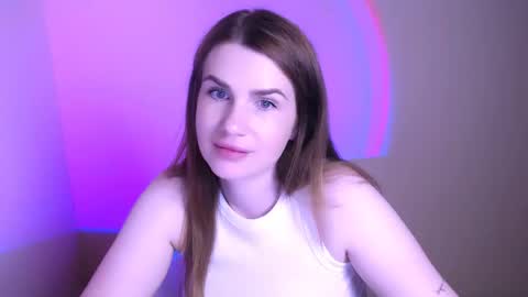 Mia online show from August 5, 1:20 pm