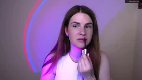 Mia online show from August 11, 11:34 am