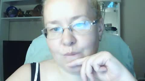 fialkaxl online show from August 6, 3:55 pm