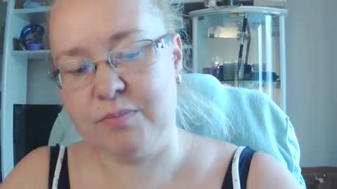 fialkaxl online show from August 7, 9:31 am