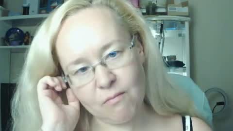 fialkaxl online show from August 9, 5:03 pm