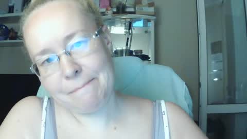 fialkaxl online show from August 10, 3:02 pm