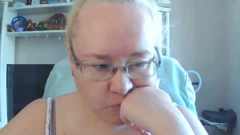 fialkaxl online show from August 11, 8:27 am