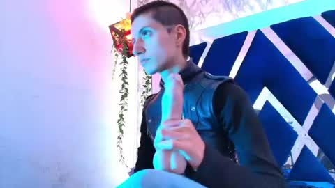   online show from September 3, 5:49 pm
