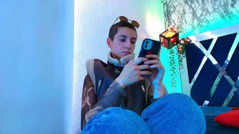   online show from September 5, 10:04 pm