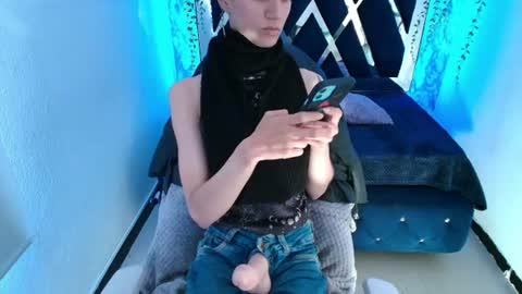   online show from September 9, 2:25 pm