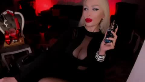 AlfaFemale online show from August 11, 6:37 am