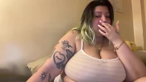 findompurpbabyy online show from June 3, 2:04 am