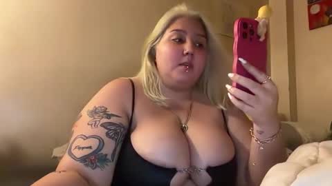 findompurpbabyy online show from June 4, 4:38 am