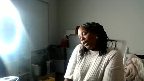 fineshiilani online show from June 29, 12:47 am
