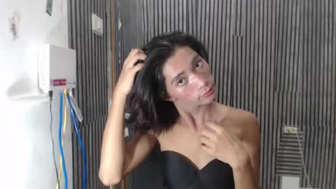 fiona908995 online show from August 12, 8:22 pm