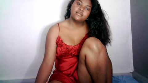 fiona_00 online show from August 1, 12:49 am