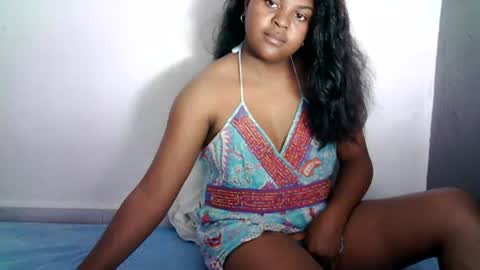fiona_00 online show from August 13, 2:09 pm