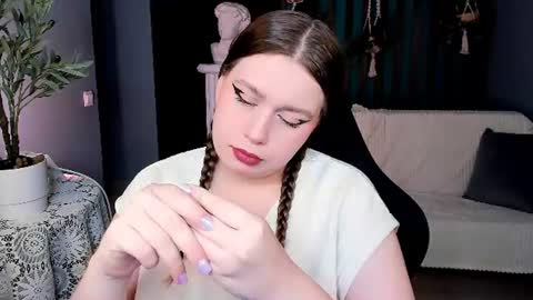fiora online show from August 3, 10:11 am
